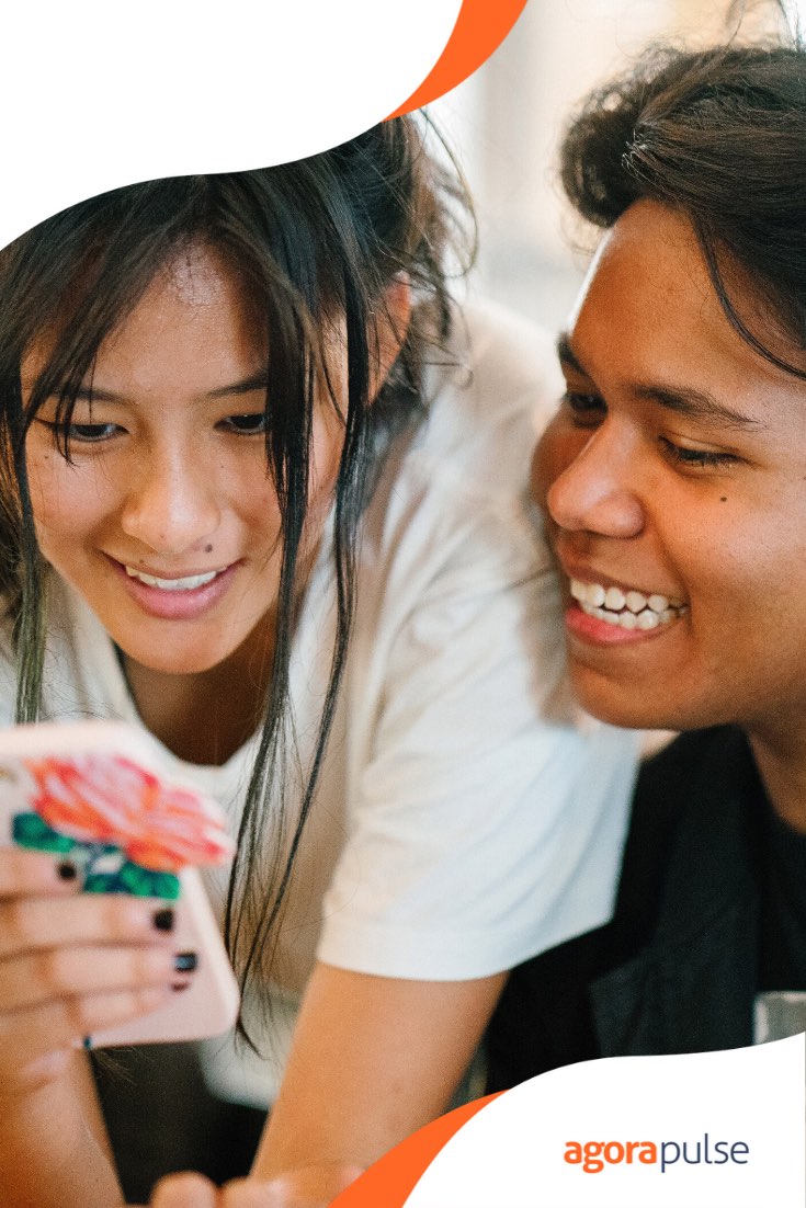 How to Use Social Media to Keep Students Engaged and Excited About College